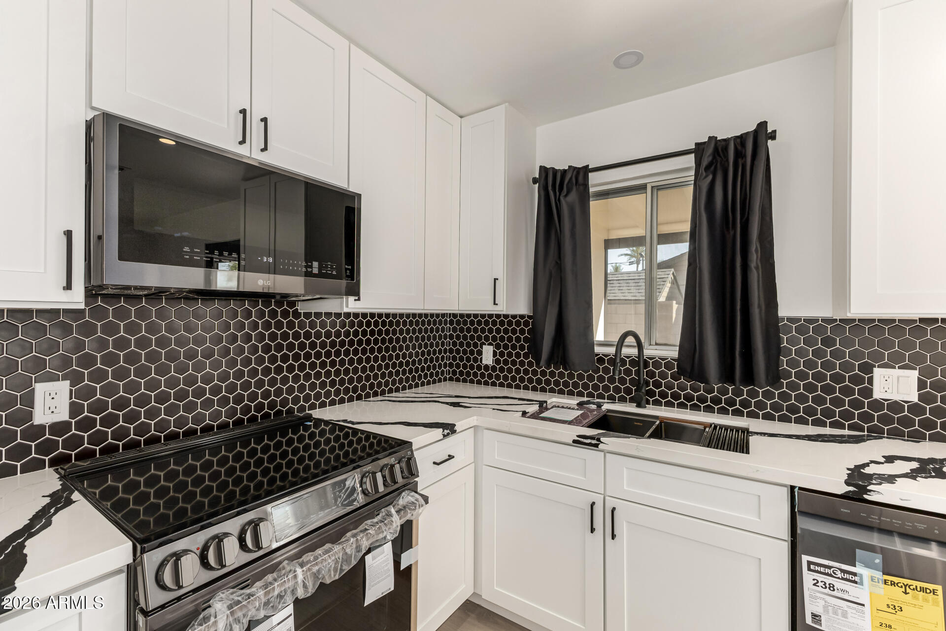 7323 N 16TH Place