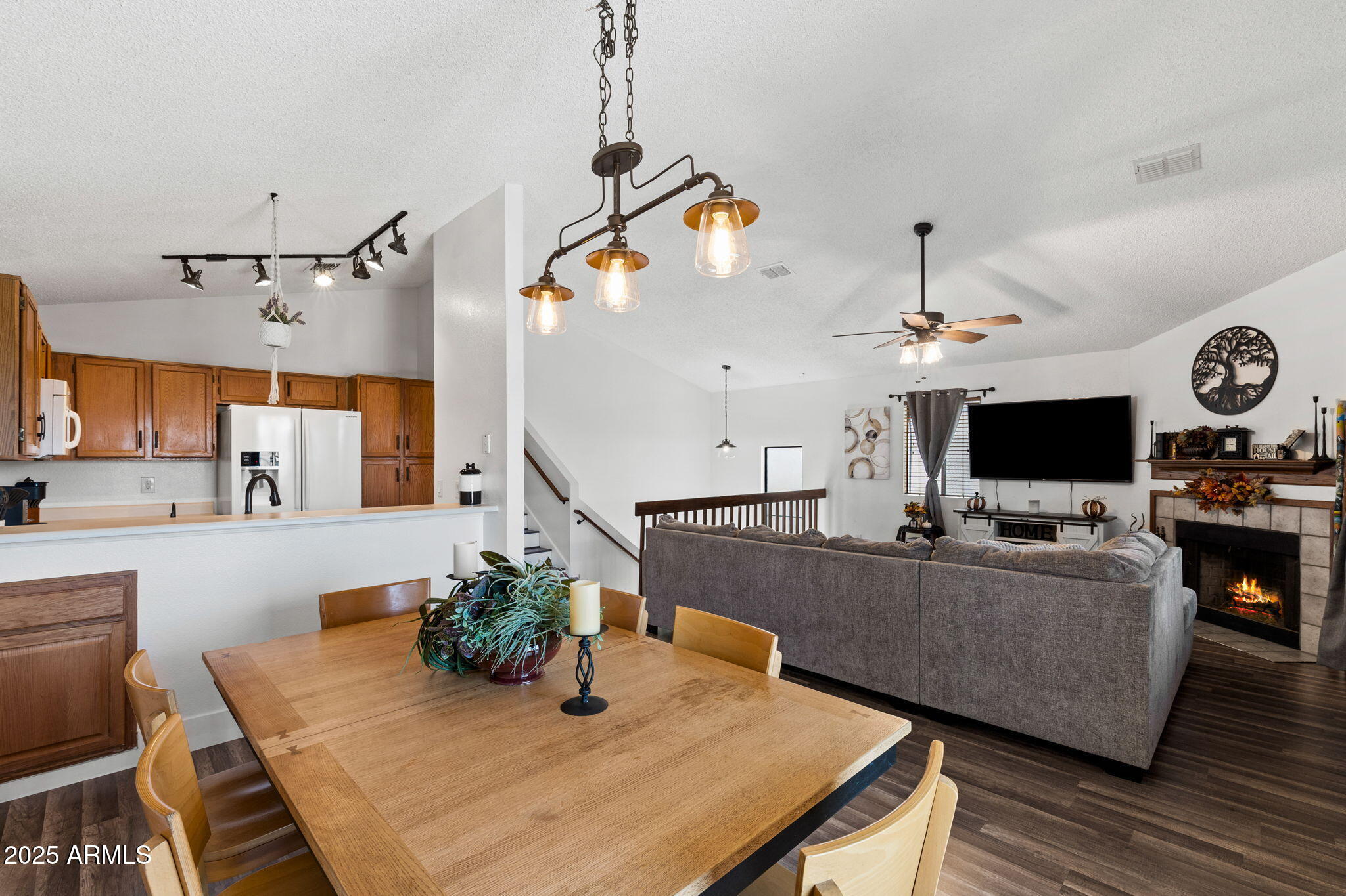 921 S VAL VISTA Drive 83