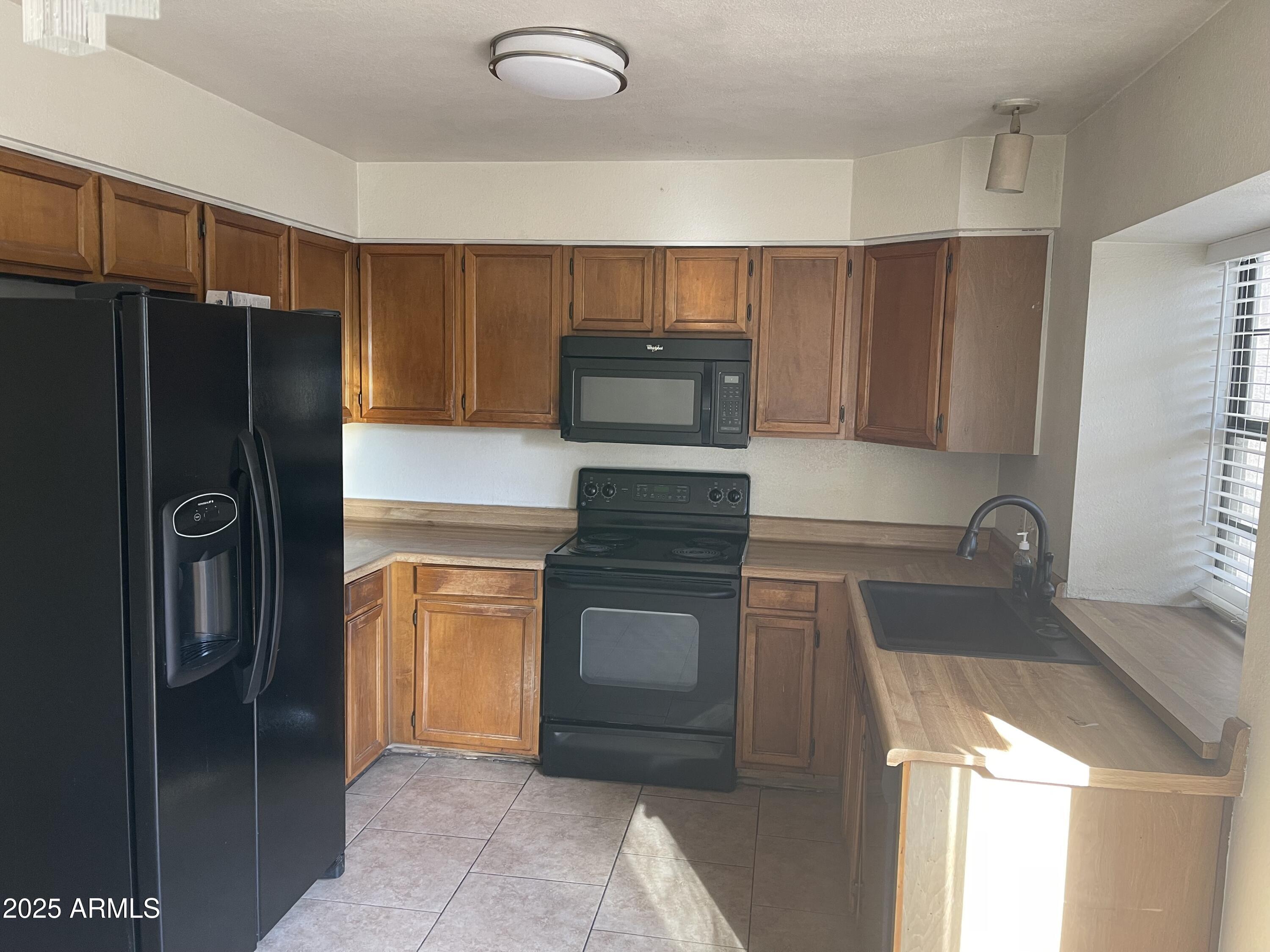 4901 E KELTON Lane 1238