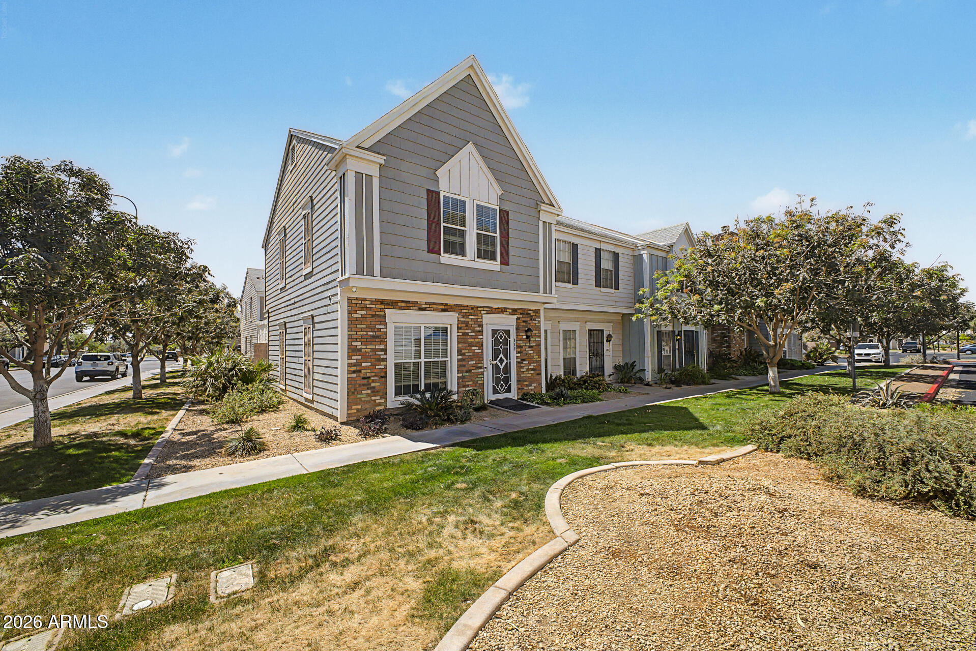 1600 N Saba Street 111