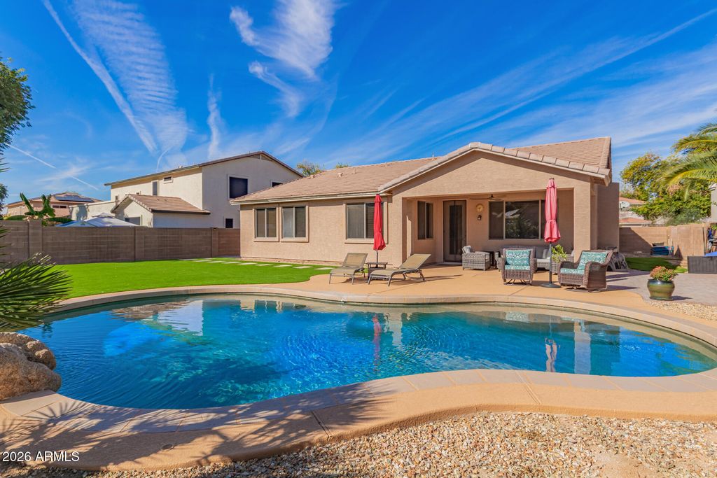 Photo of 2115 W Branham Lane, Phoenix, AZ 85041 (MLS # 6975176)