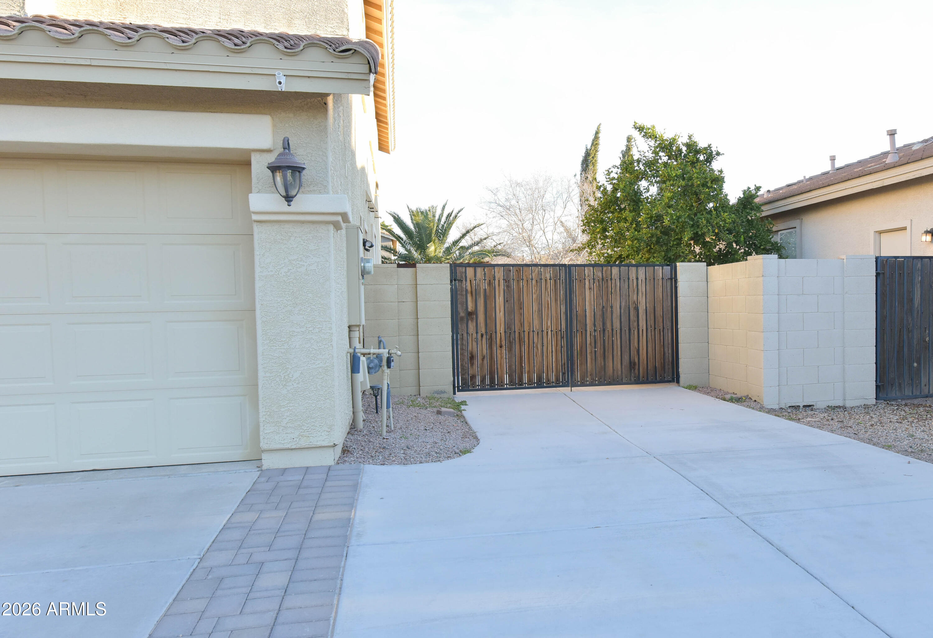 2546 E SAN RAFAEL Trail