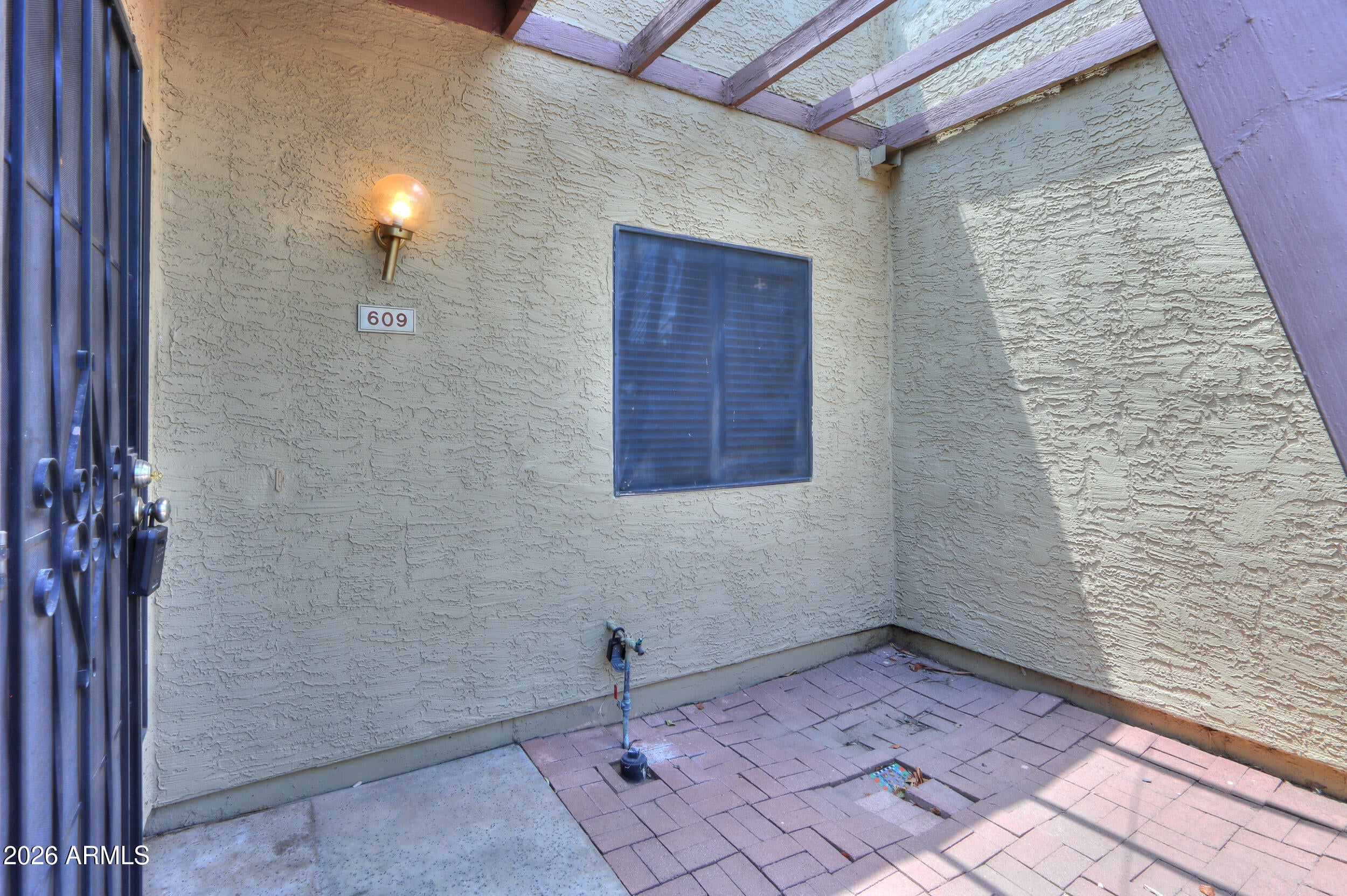 609 W 14TH Street