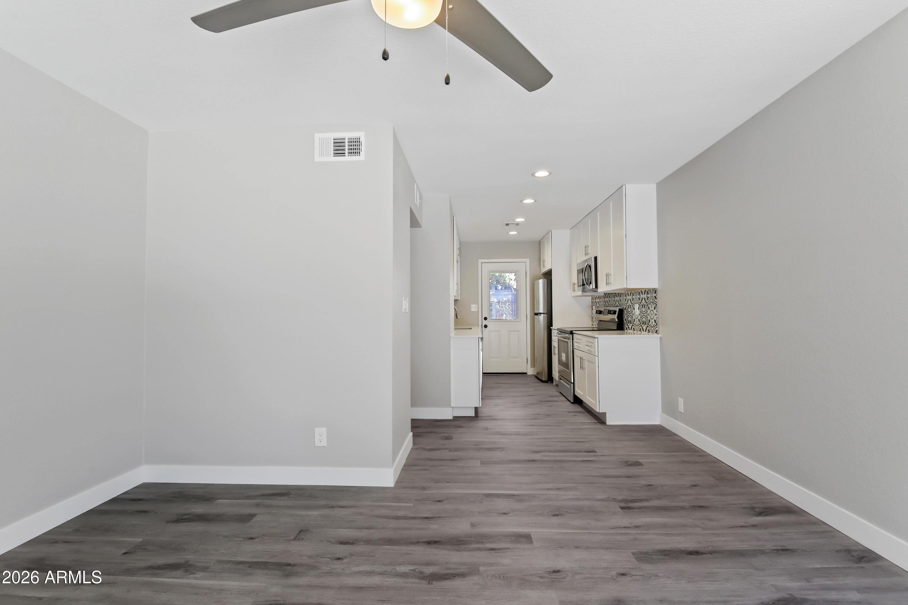 35 W MEDLOCK Drive 3