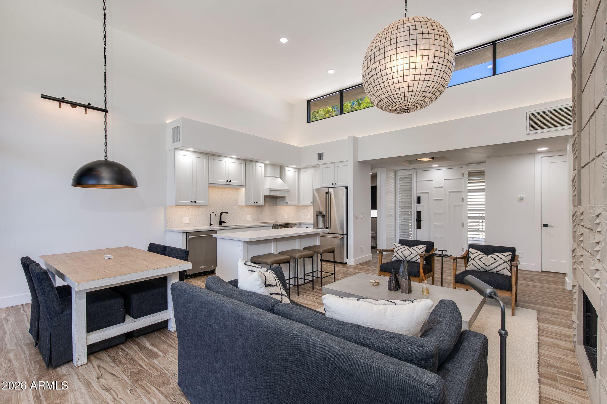 2802 E CAMINO ACEQUIA Drive 2