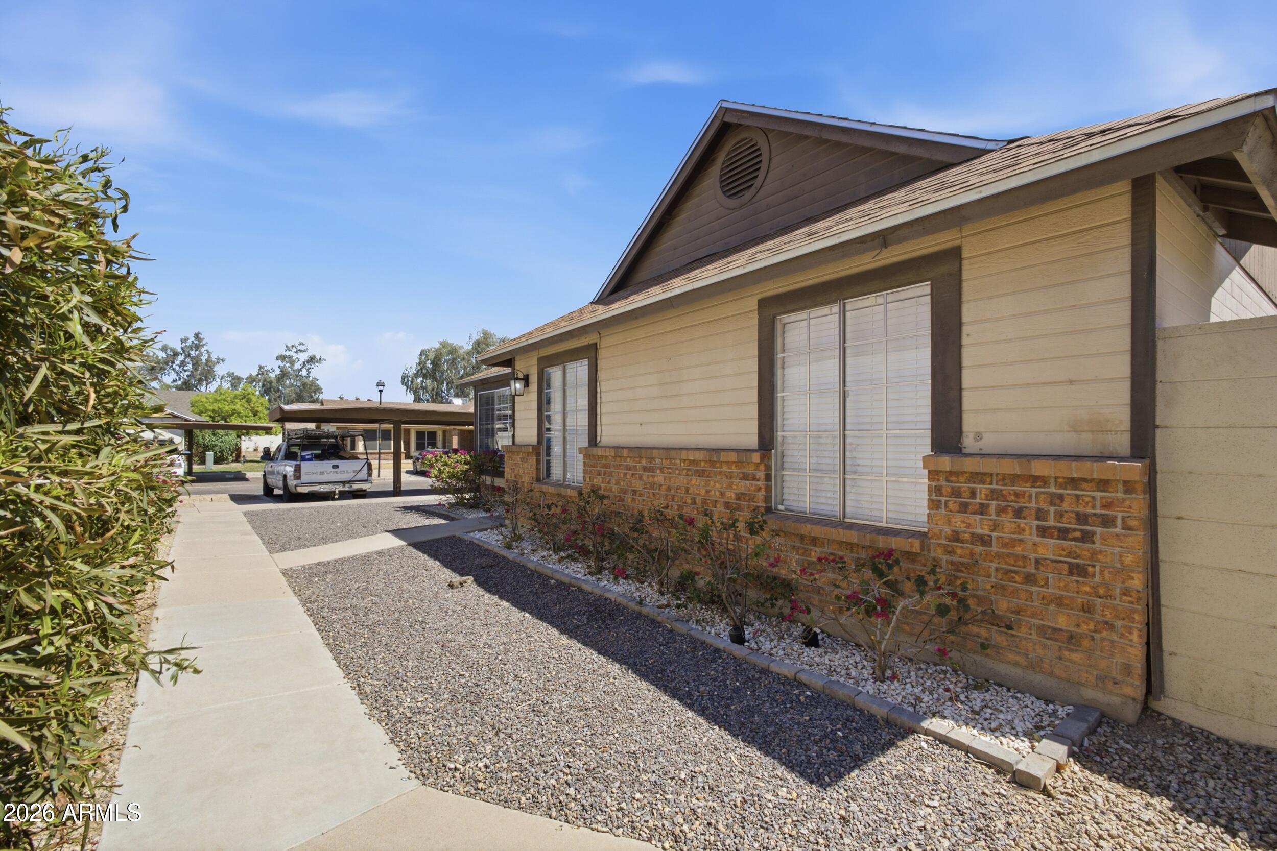 8520 W PALM Lane 1130