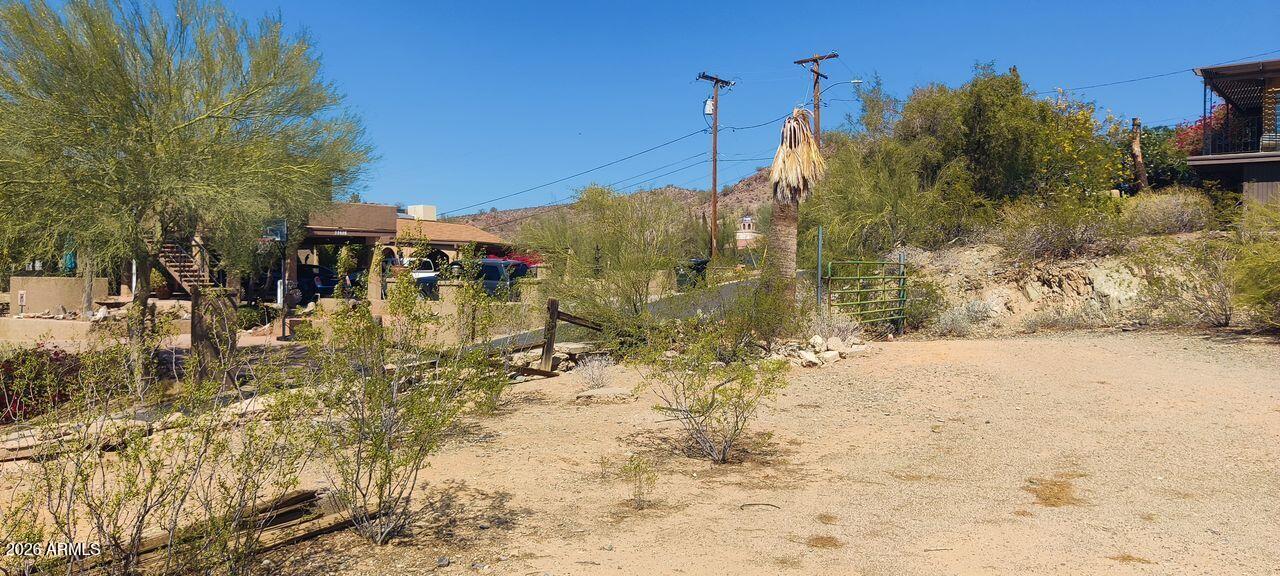 11615 N 16TH Place N 16 & 21