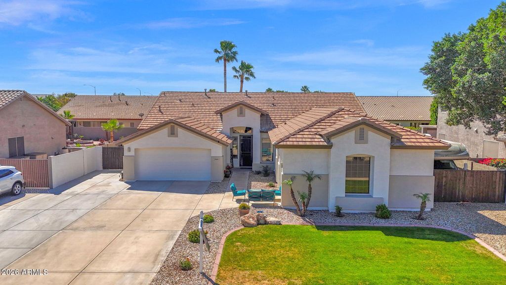 Photo of 7965 W Robin Lane, Peoria, AZ 85383 (MLS # 6999800)