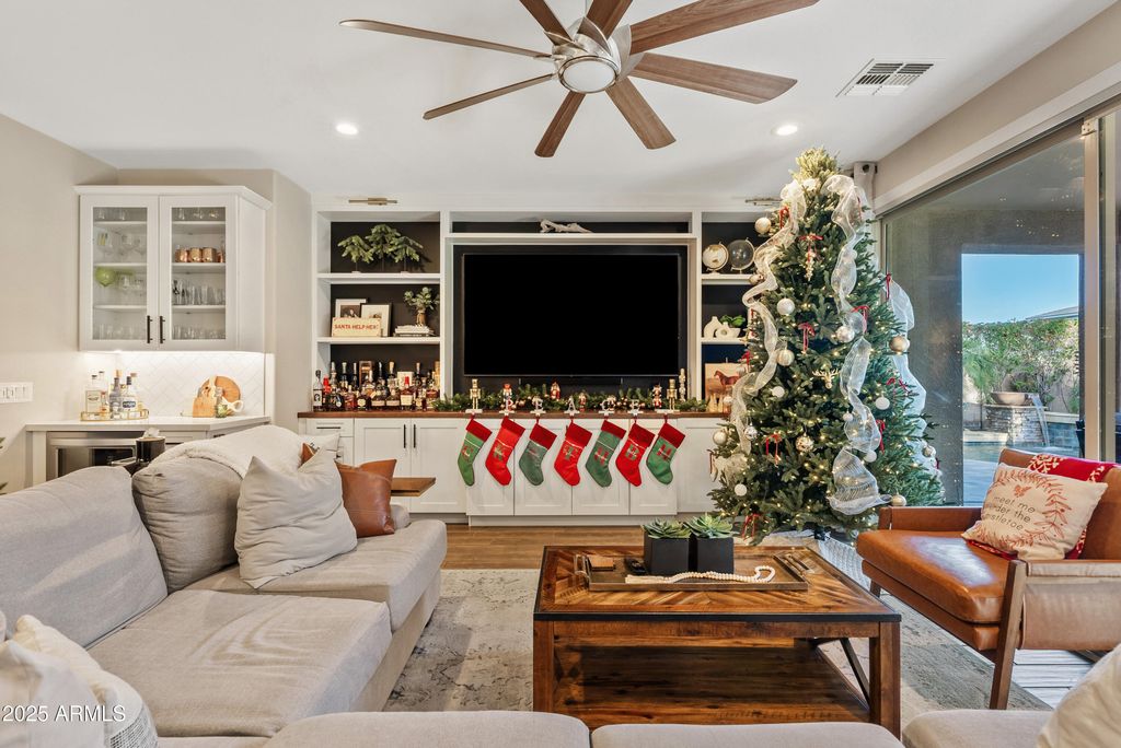 Photo of 2953 S Sailors Way, Gilbert, AZ 85295 (MLS # 6957853)