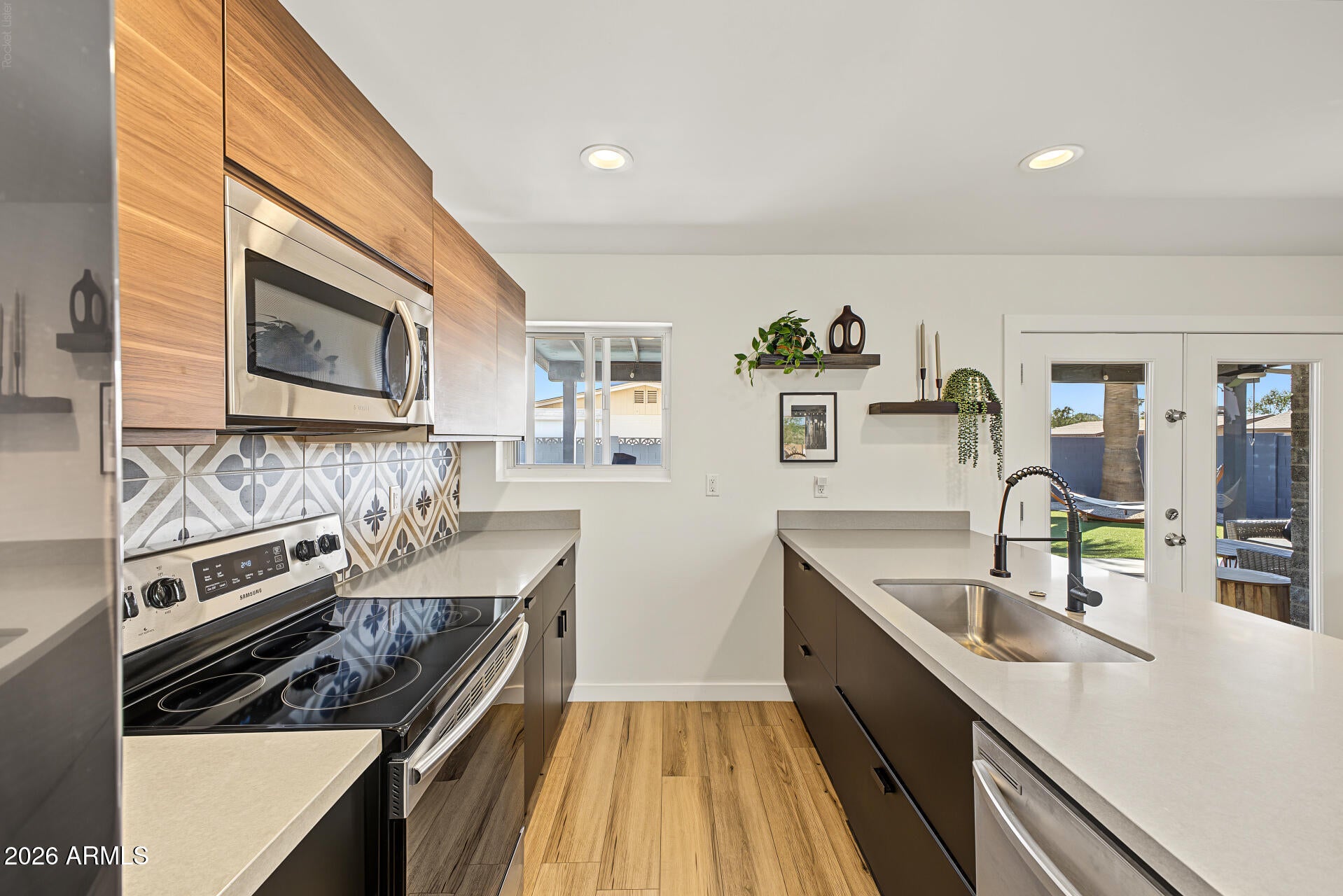 1203 E MARNY Road