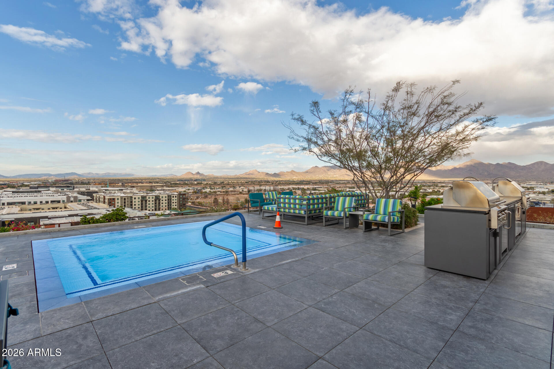 OPTIMA KIERLAND CENTER 7120 CONDOMINIUM 2ND AMD - Residential