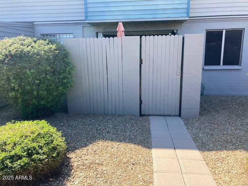 listing image 0