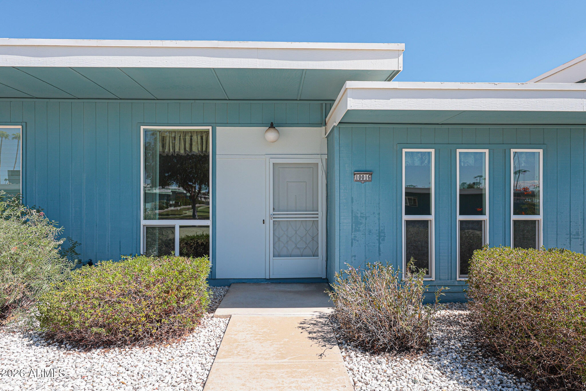 10016 W LANCASTER Drive
