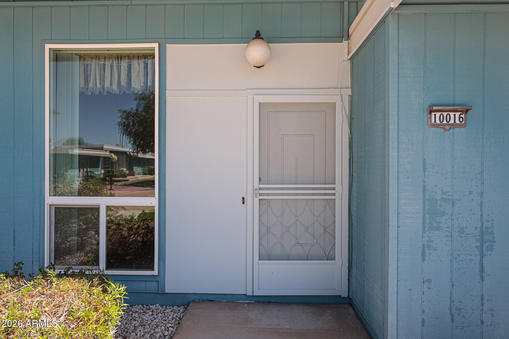 10016 W LANCASTER Drive
