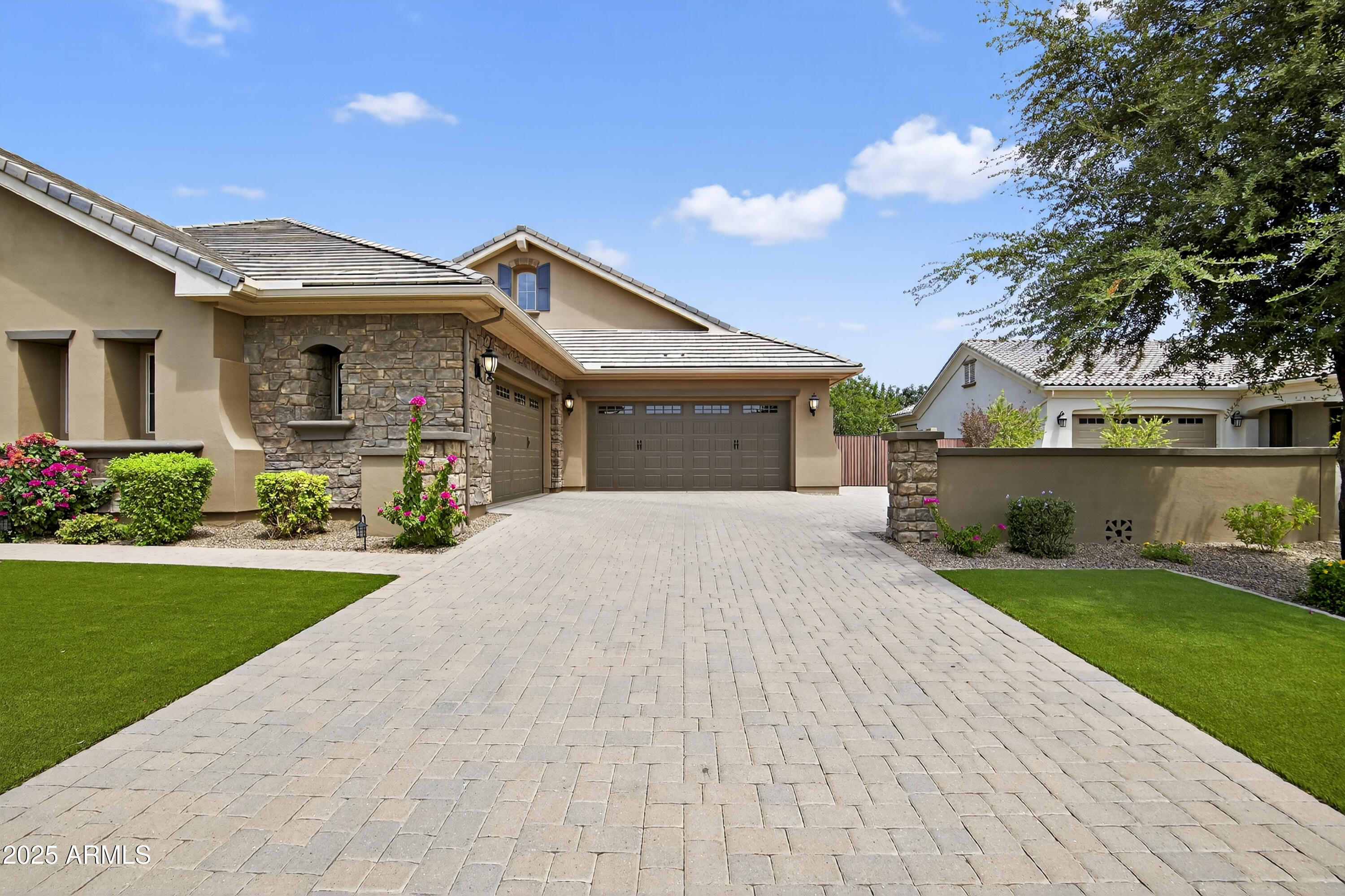 2040 E ARIS Drive