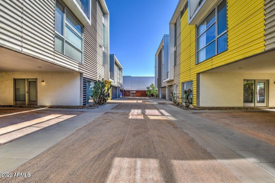 777 W ROOSEVELT Street 11