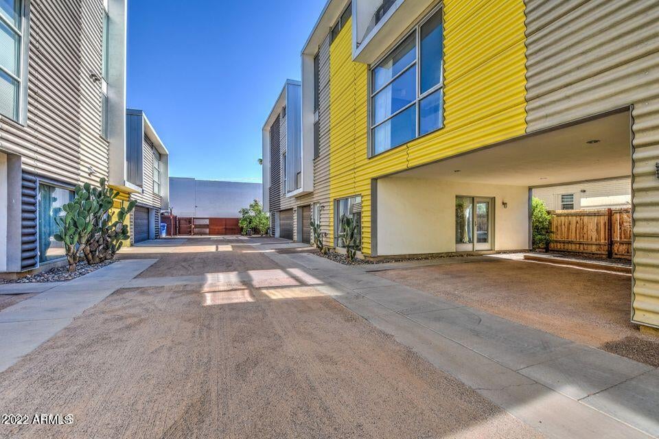 777 W ROOSEVELT Street 11