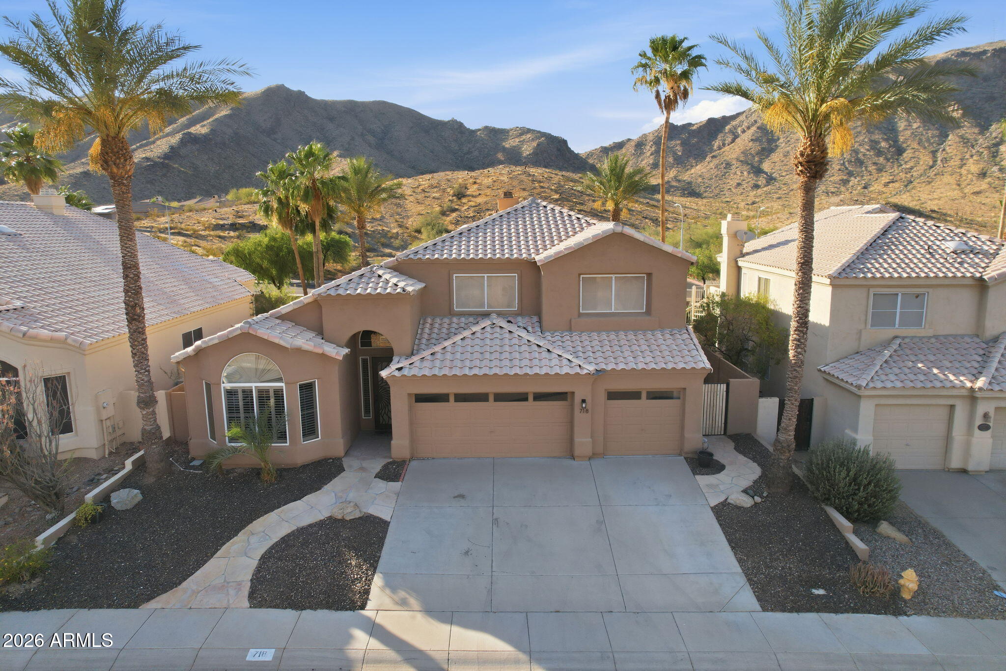 Properties 1 718 E MOUNTAIN SAGE Drive