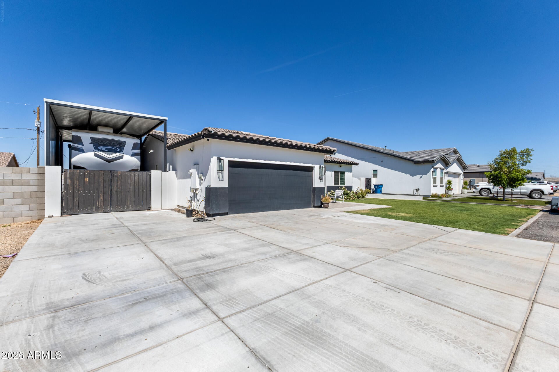 5722 E Red Bird Lane