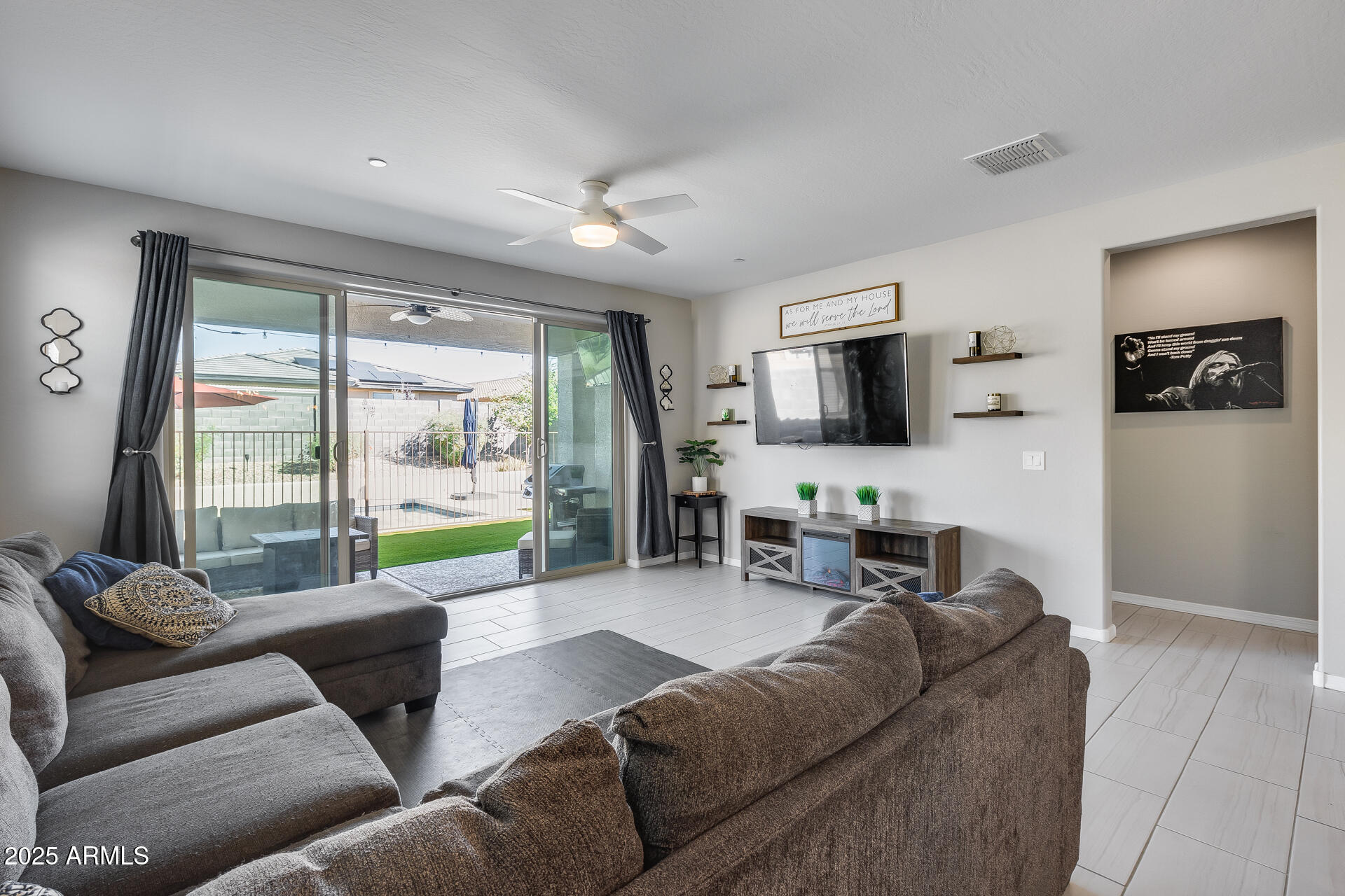 Homes for Sale in Queen Creek Arizona 4 11564 W ASHBY Drive