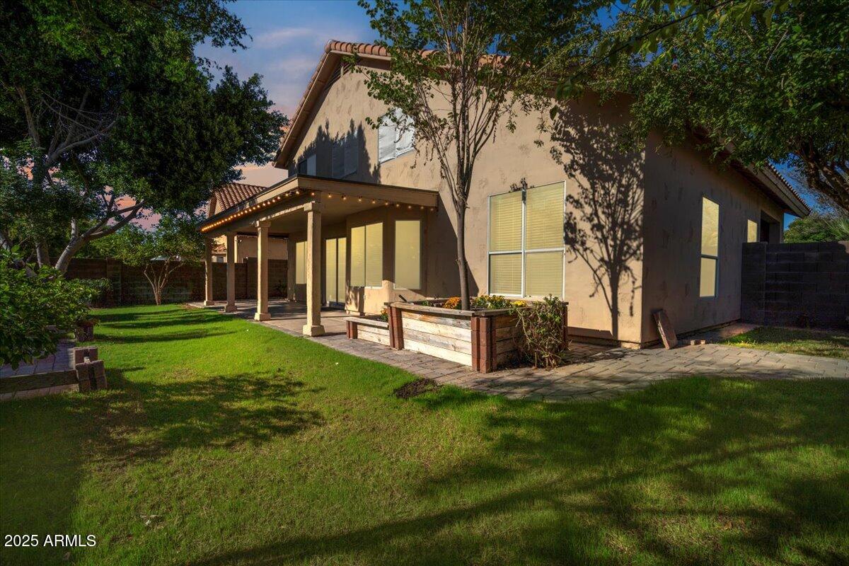 3447 E GLENHAVEN Drive