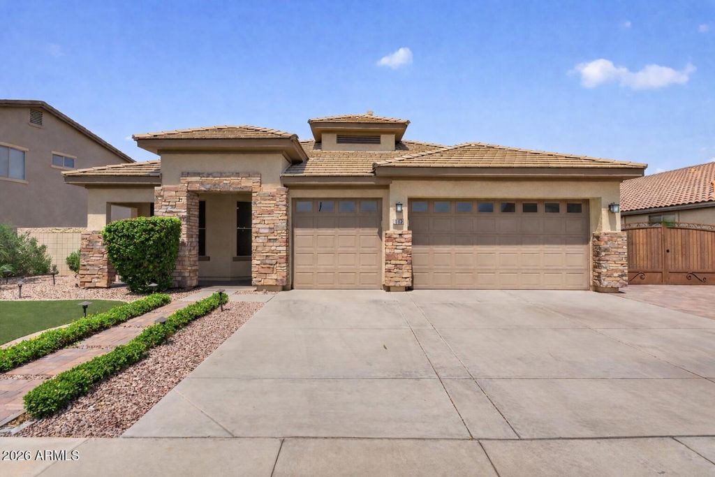 Photo of 8812 W Myrtle Avenue, Glendale, AZ 85305 (MLS # 7012176)