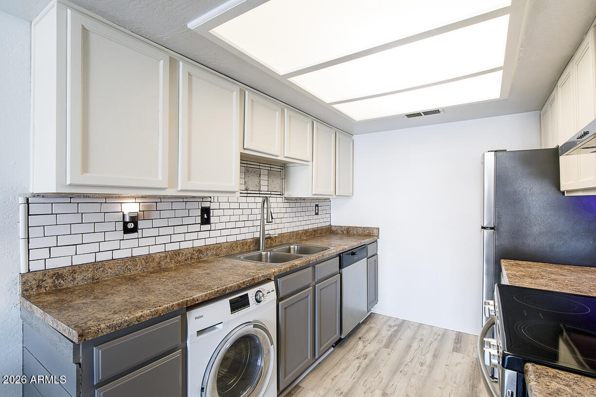 16602 N 25 Street 225