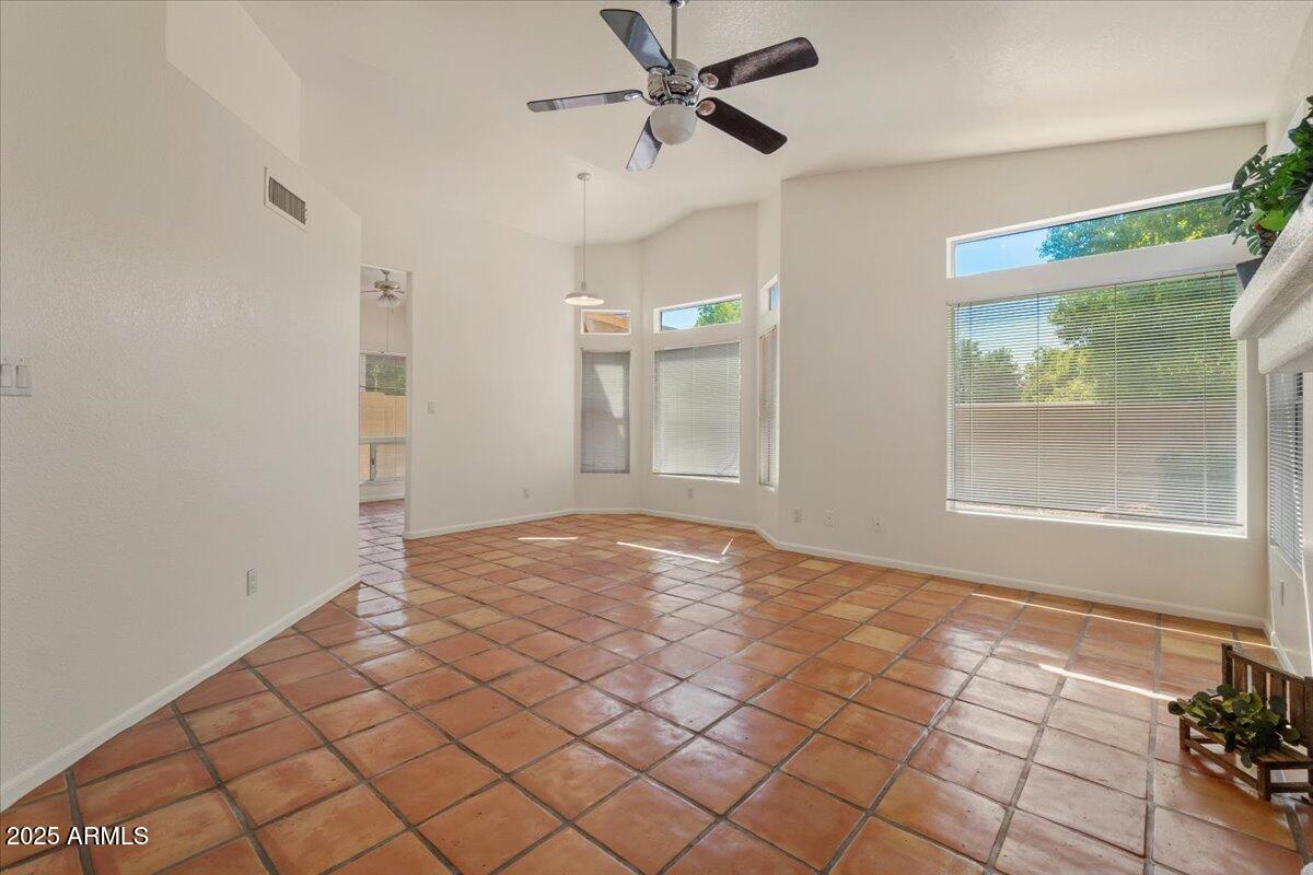 1220 N CLIFFSIDE Drive