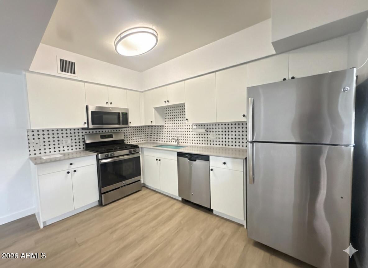 337 W PASADENA Avenue 09