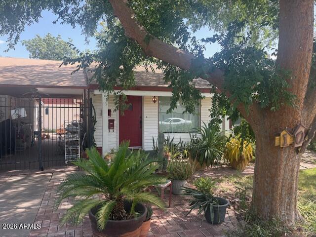 1011 E COLTER Street