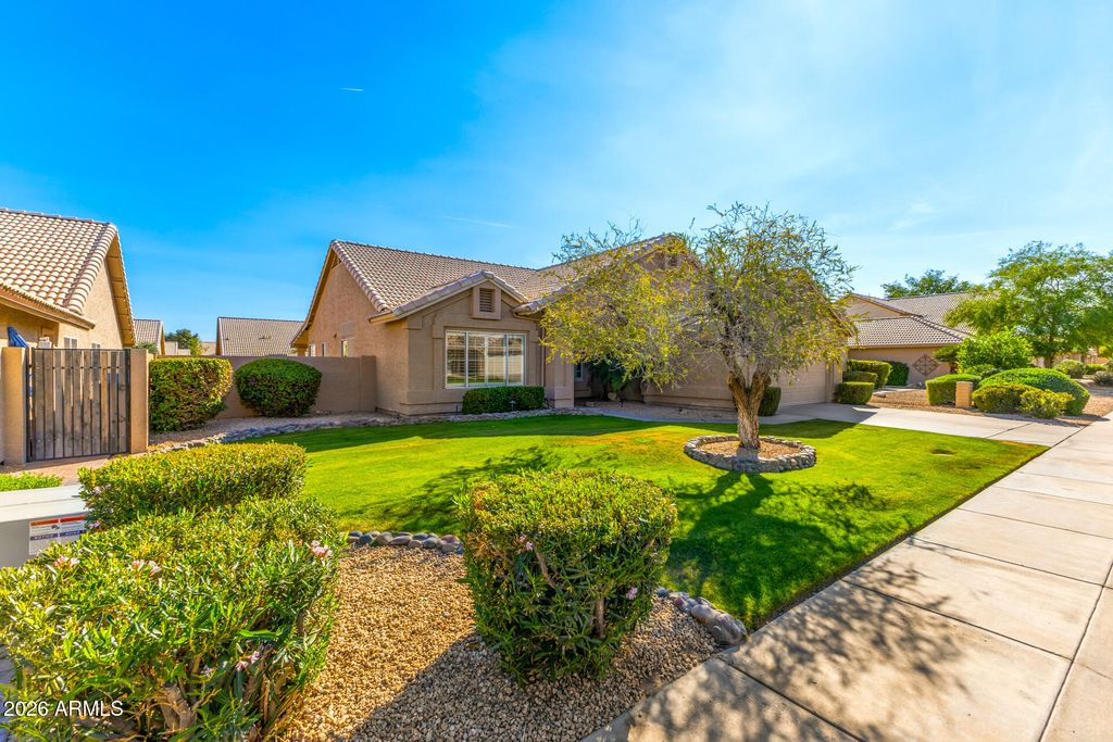 Photo of 4309 E Thistle Landing Drive, Phoenix, AZ 85044 (MLS # 7001415)