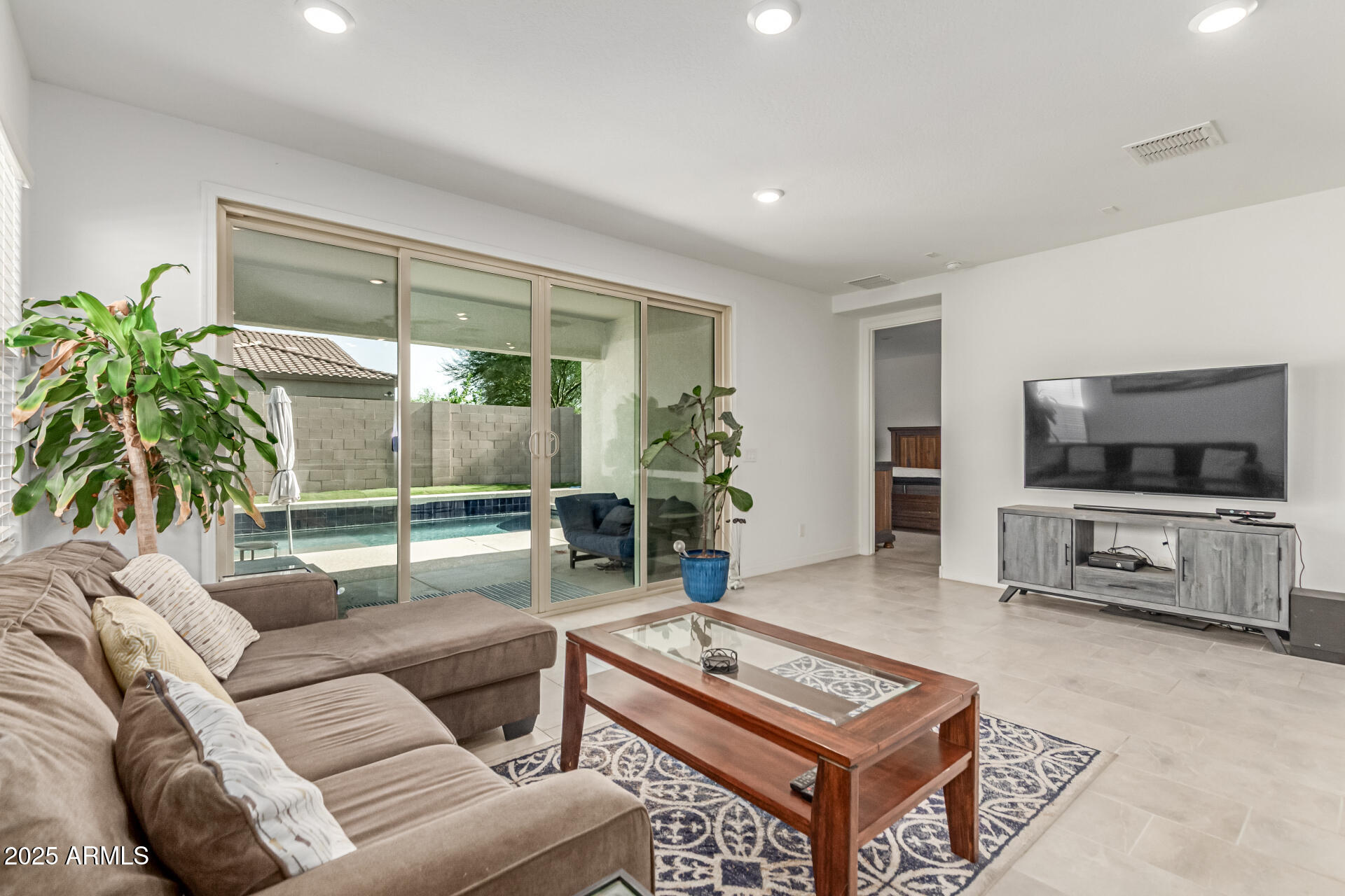 487 W Rainbow Bridge Lane