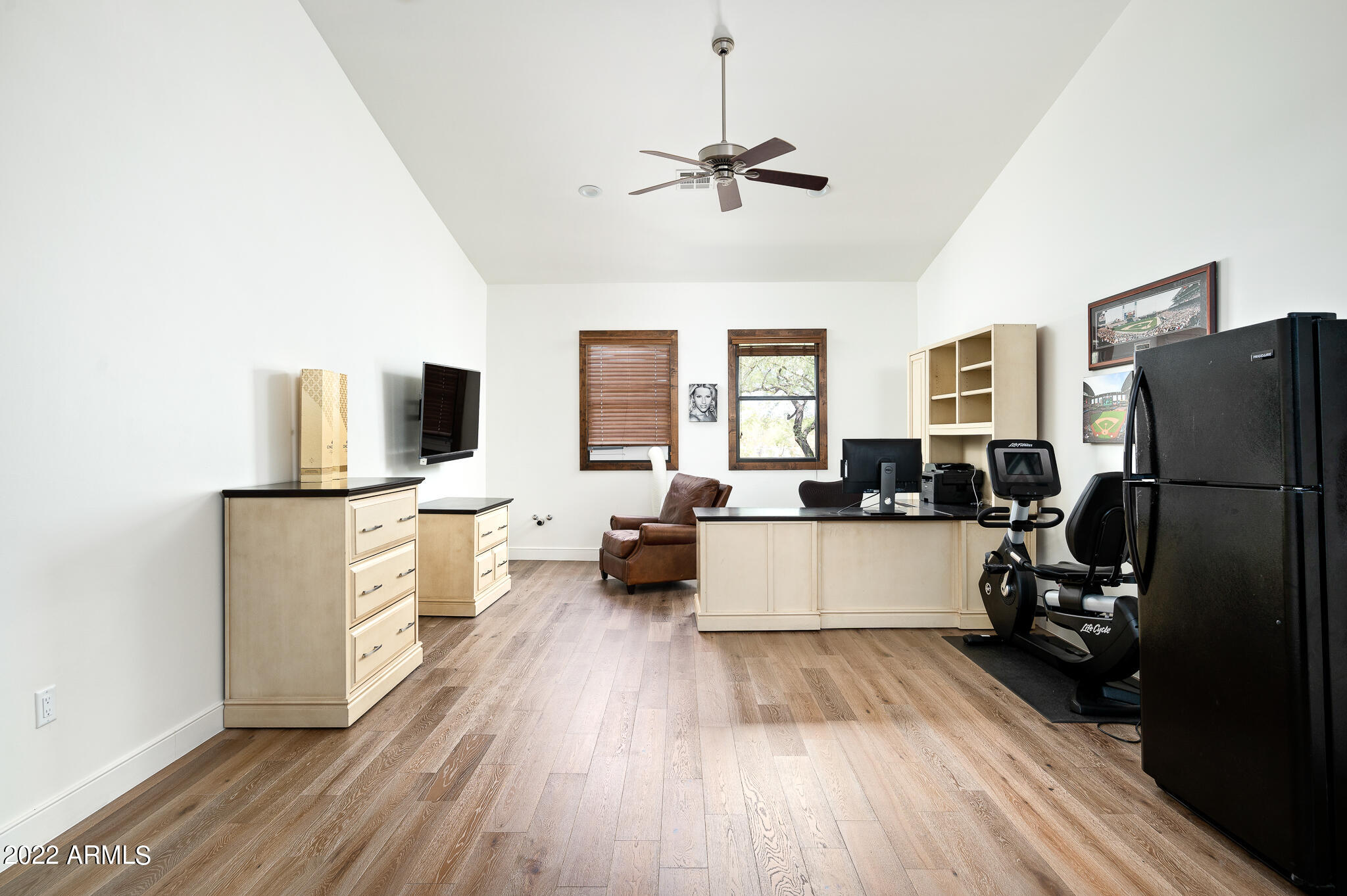 BRET HILLS - Residential