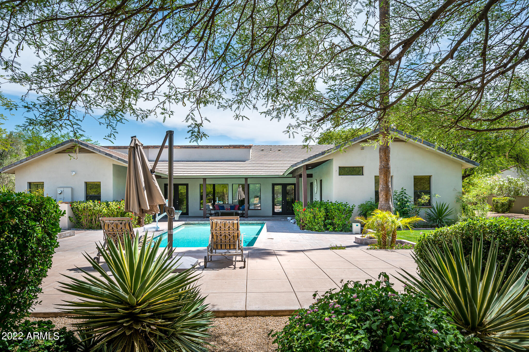 BRET HILLS - Residential