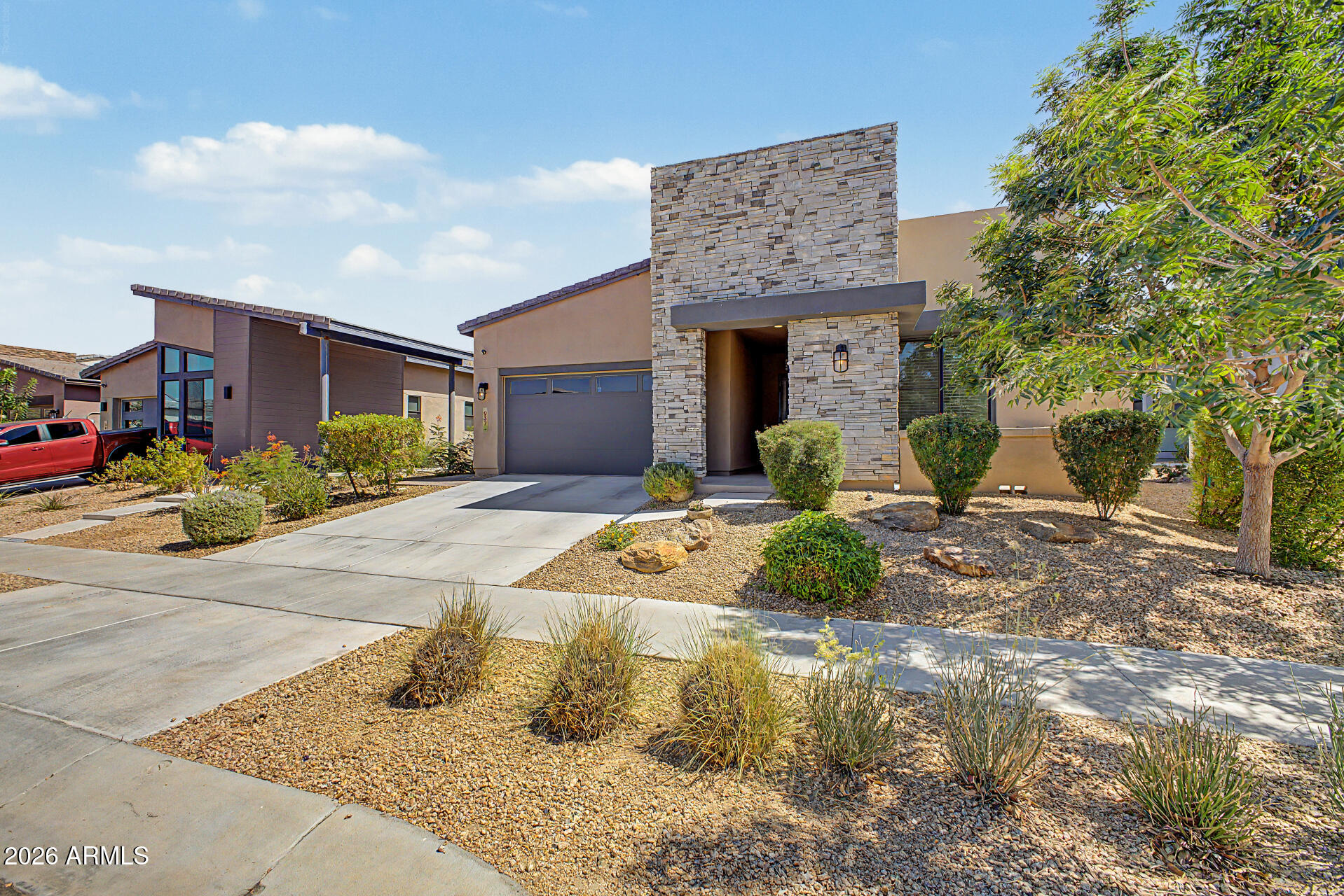 937 E LA MIRADA Drive