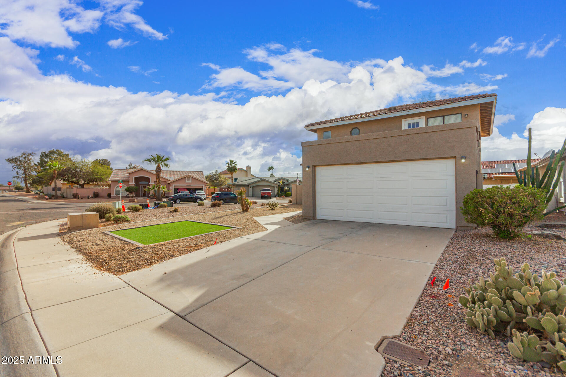 2079 N SWEETWATER Drive