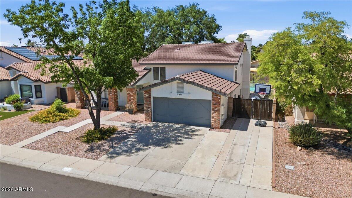 2740 W KENT Drive