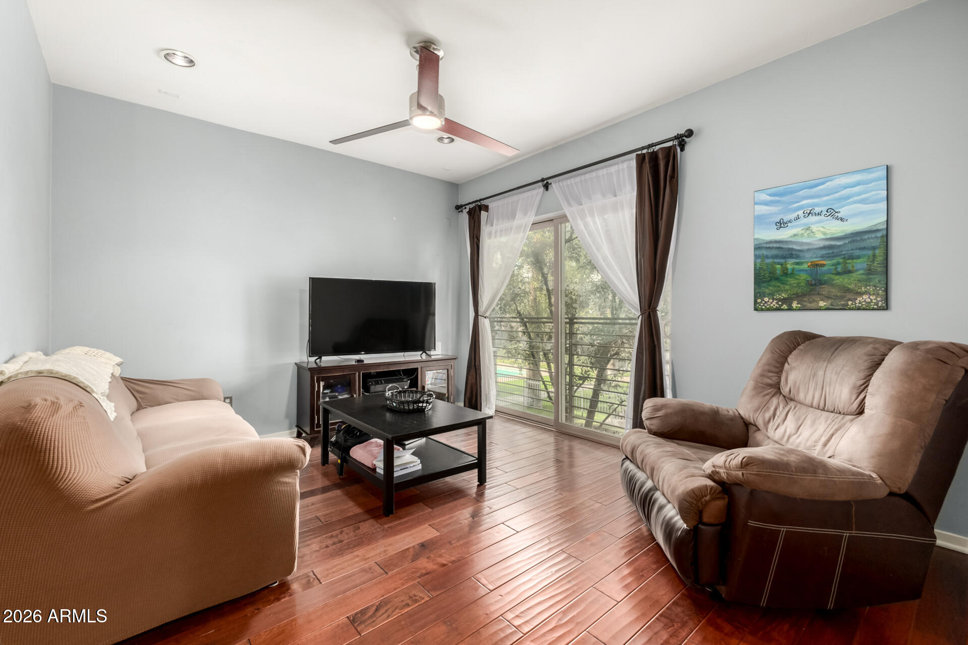 525 W LAKESIDE Drive W 125