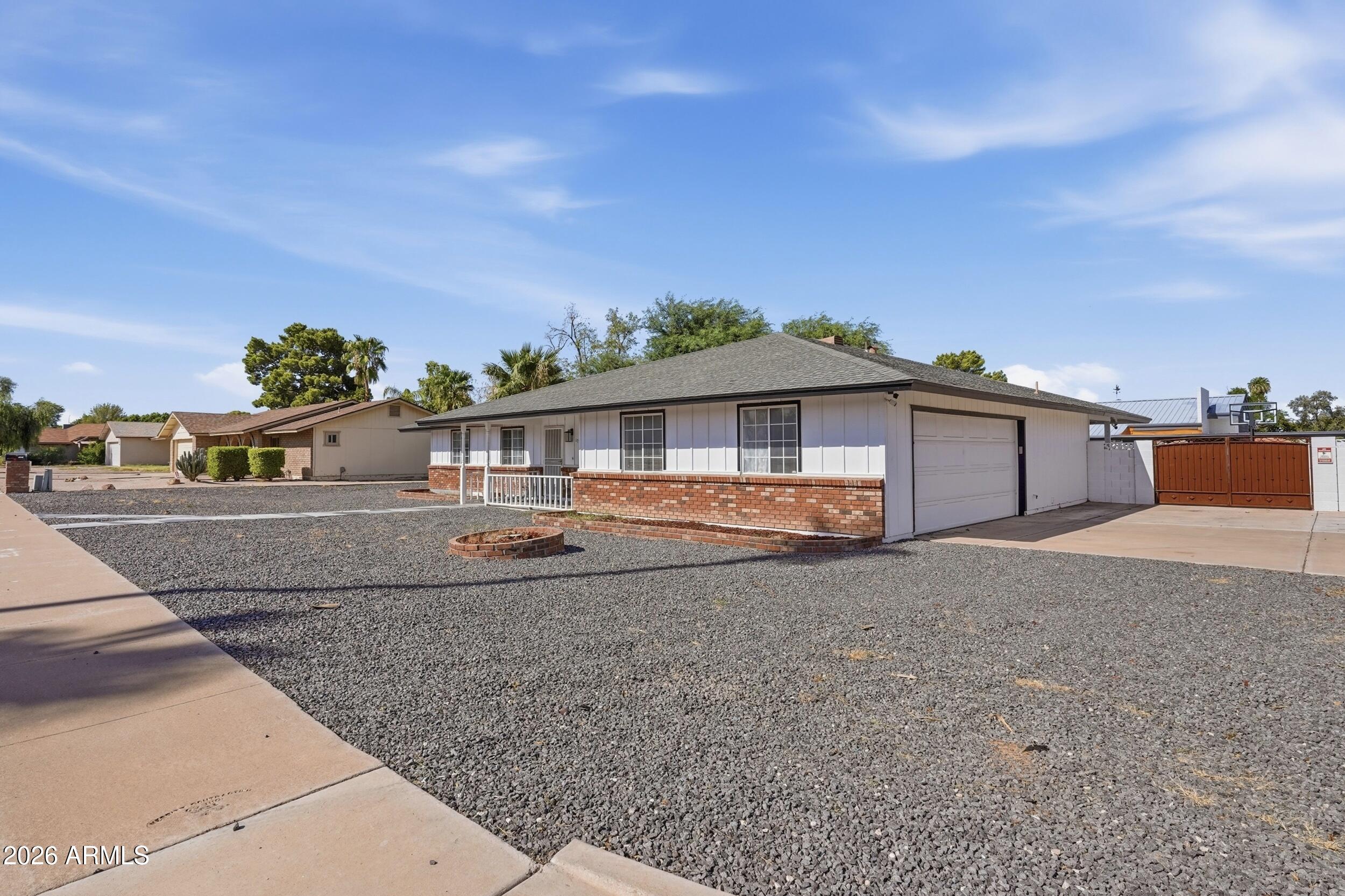 1756 N SUMMER Circle