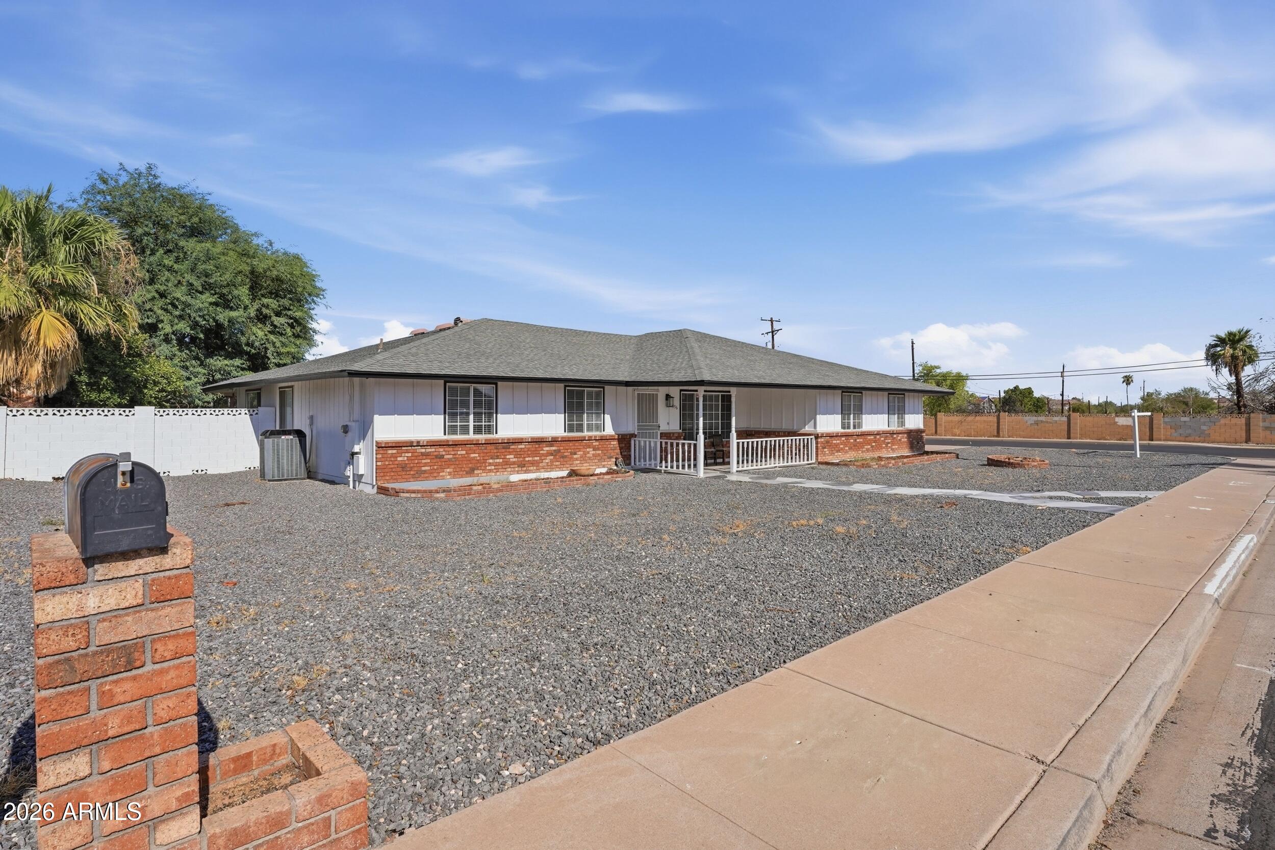 1756 N SUMMER Circle