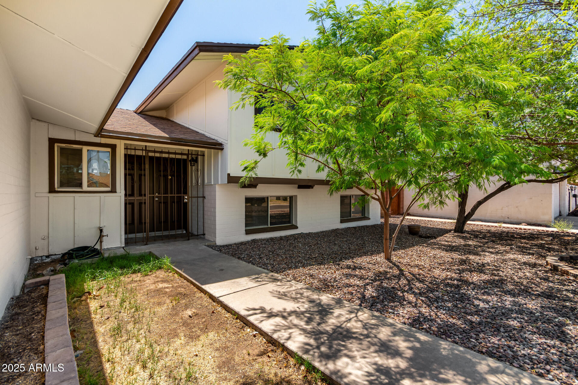 5545 N 41ST Drive