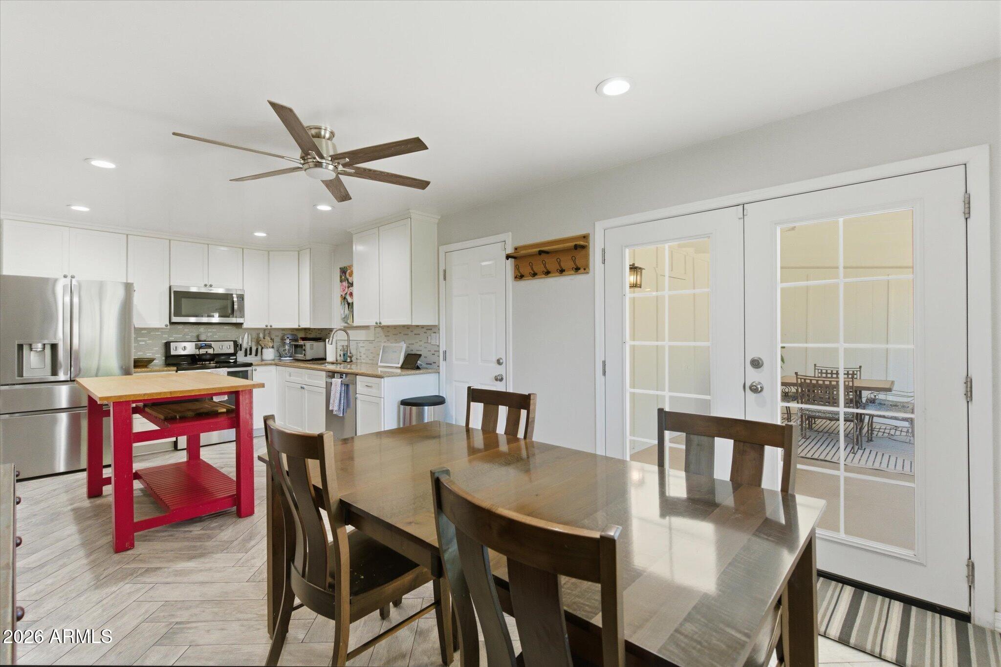 MARILYN ANN UNIT 1 - Residential