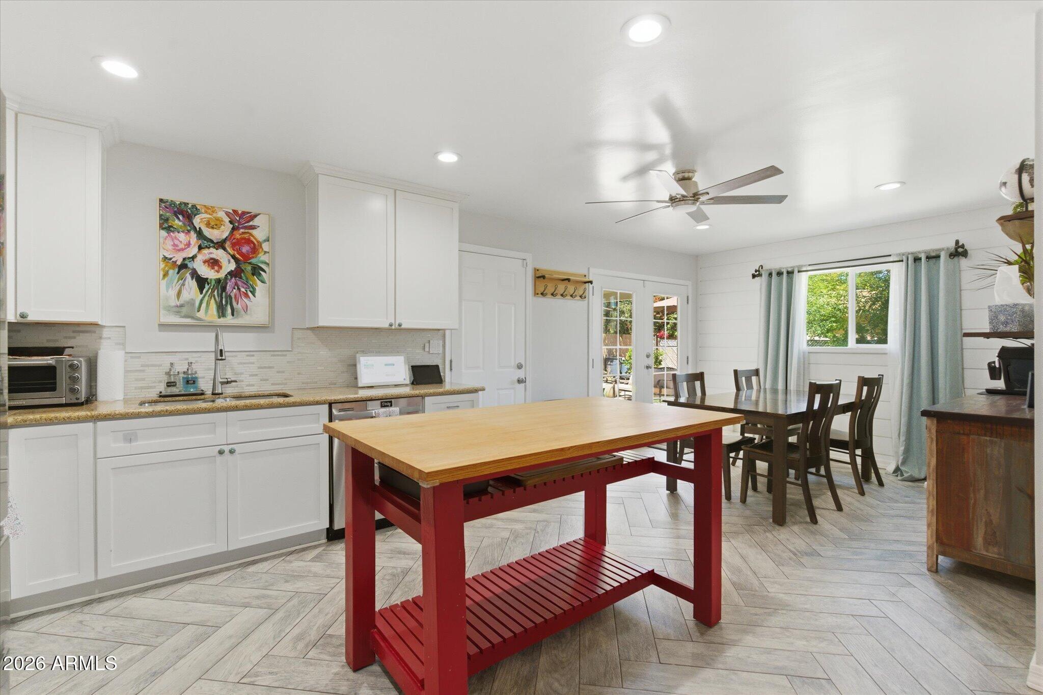MARILYN ANN UNIT 1 - Residential