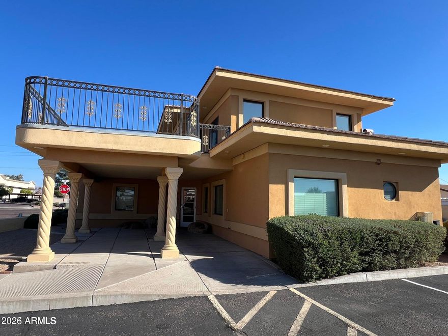 🏢 Prime Office Opportunity - Investment
🏷️ Retail / C-T, R-O Zoning
🚗 Ample Parking + Corner Lot
📝 Leased till Oct 2028
💰 Cash Flow

💡 Located in a high-growth corridor with strong traffic counts and excellent visibility. Ideal for service related industry or medical.

📈 Perfect for an investor looking for cash flow.