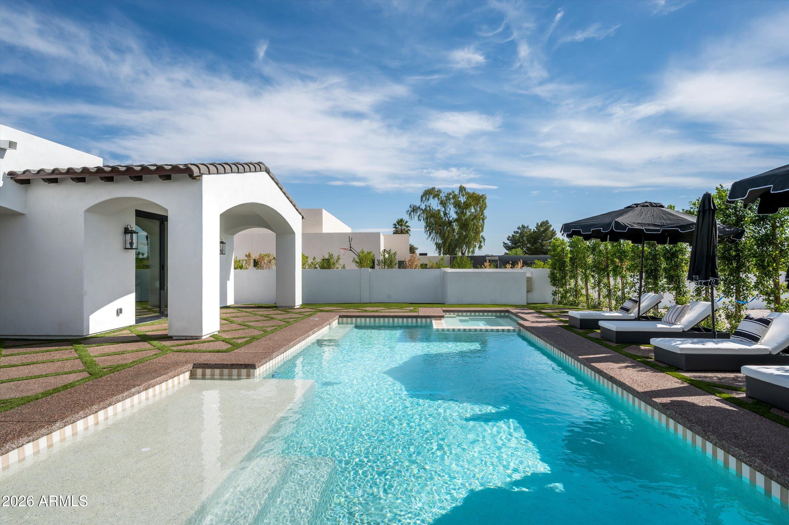 DESERT ESTATES - Residential