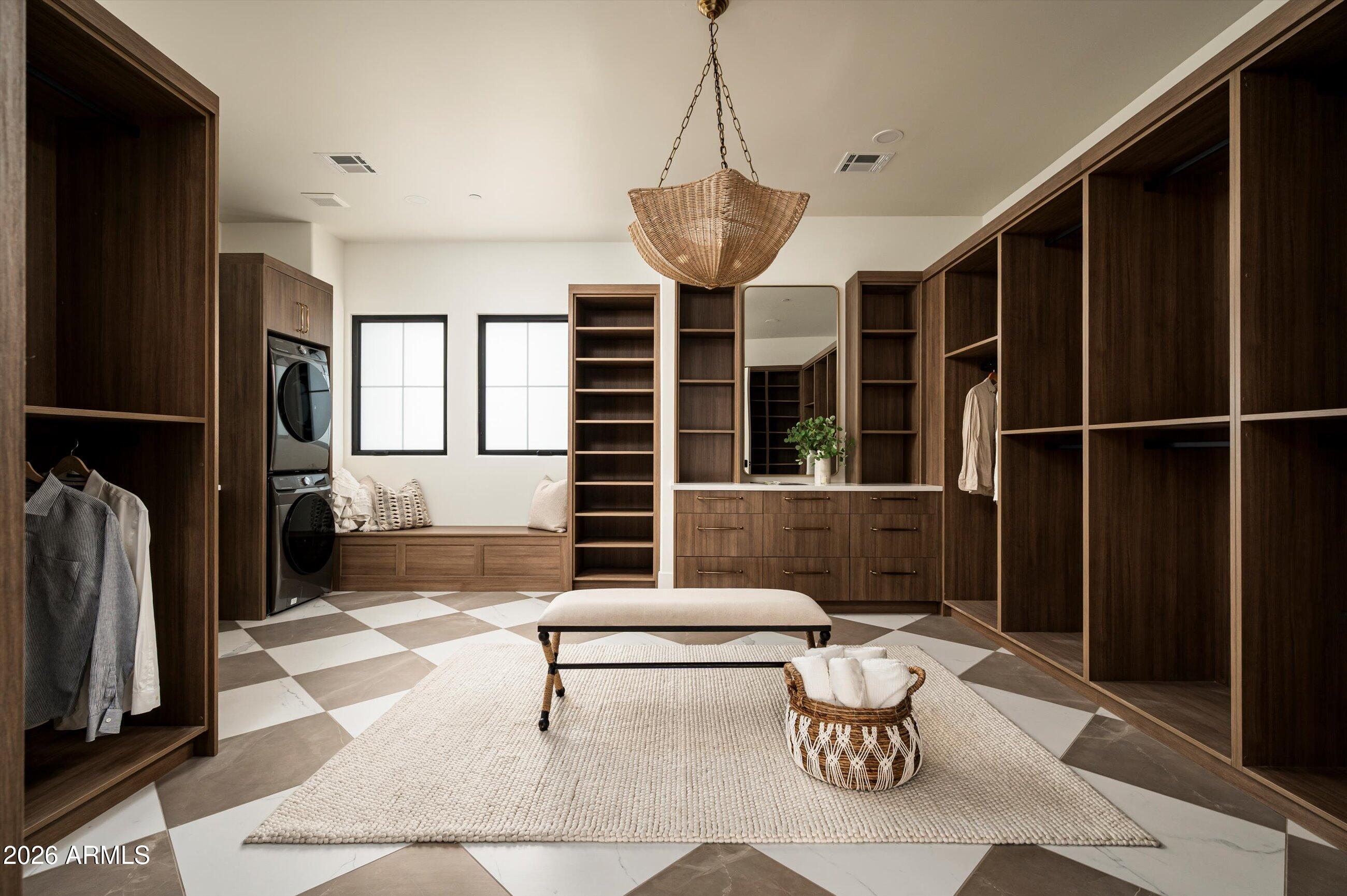 DESERT ESTATES - Residential