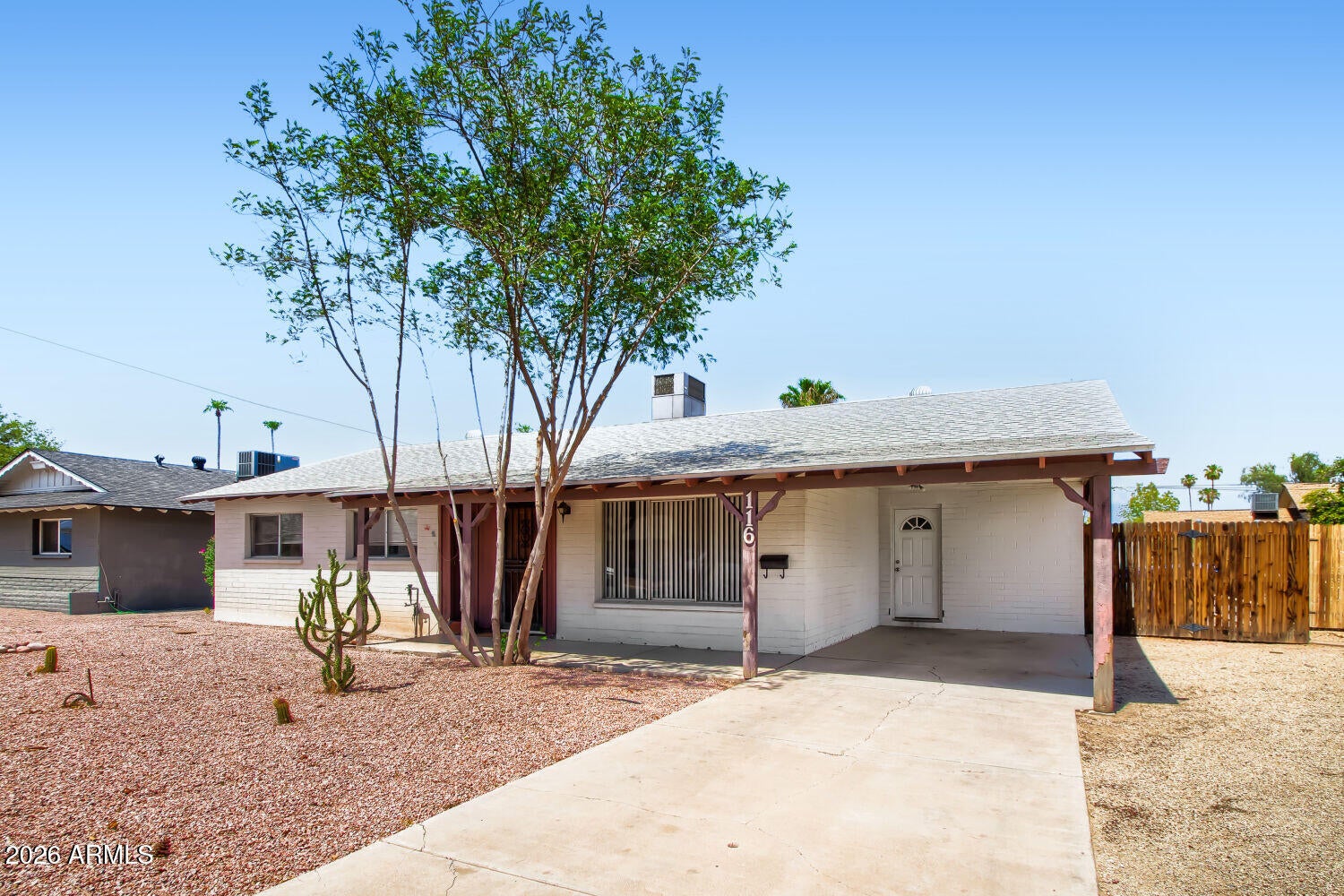 116 E MANHATTON Drive