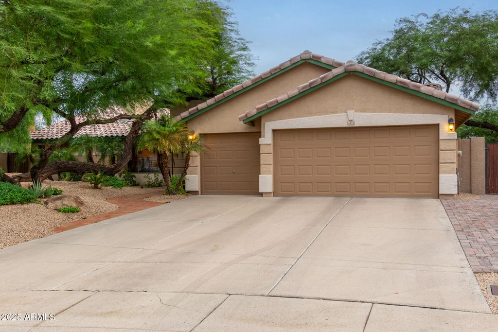 Photo of 6923 W Villa Chula, Glendale, AZ 85310 (MLS # 6932195)