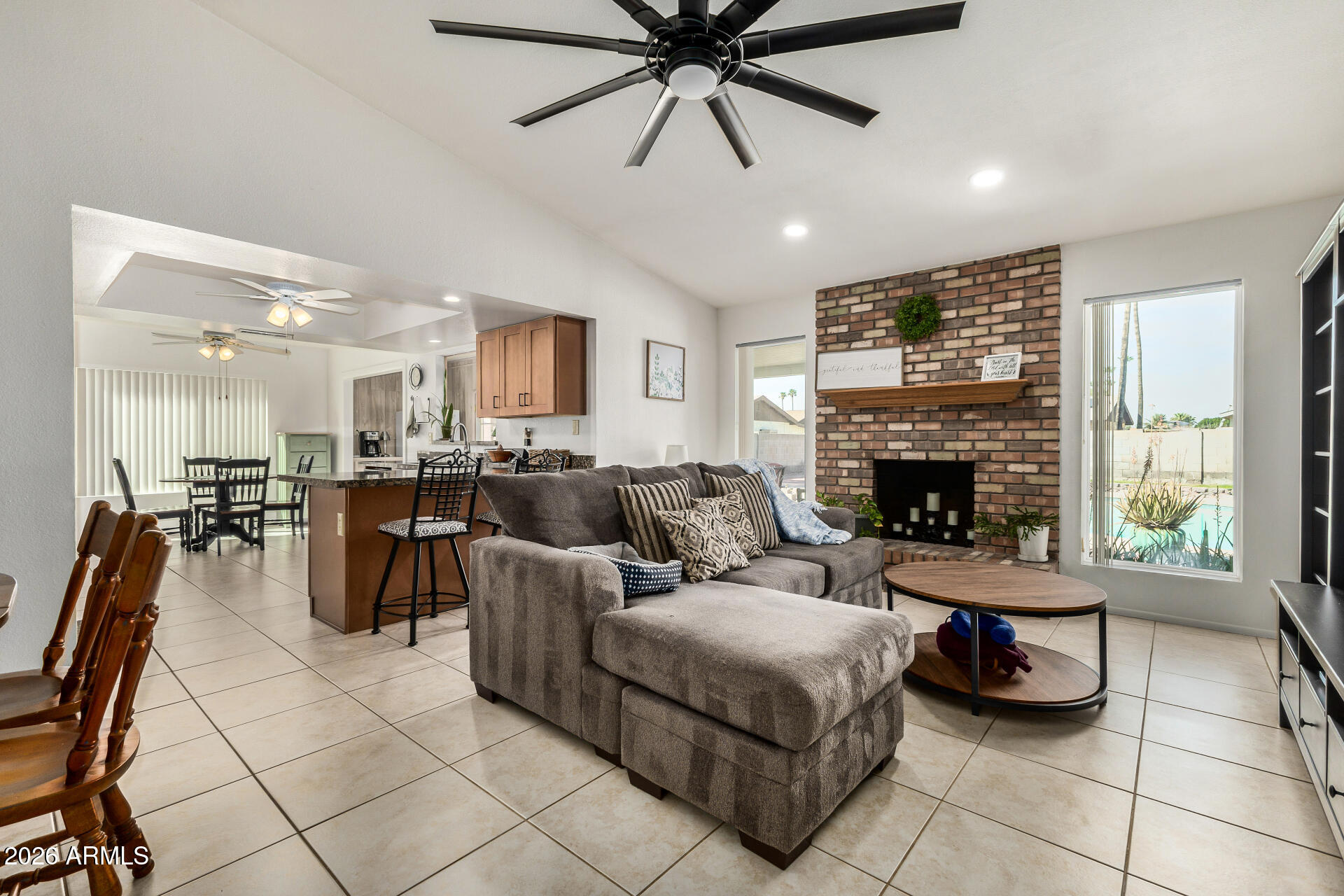 1216 W PALO VERDE Drive