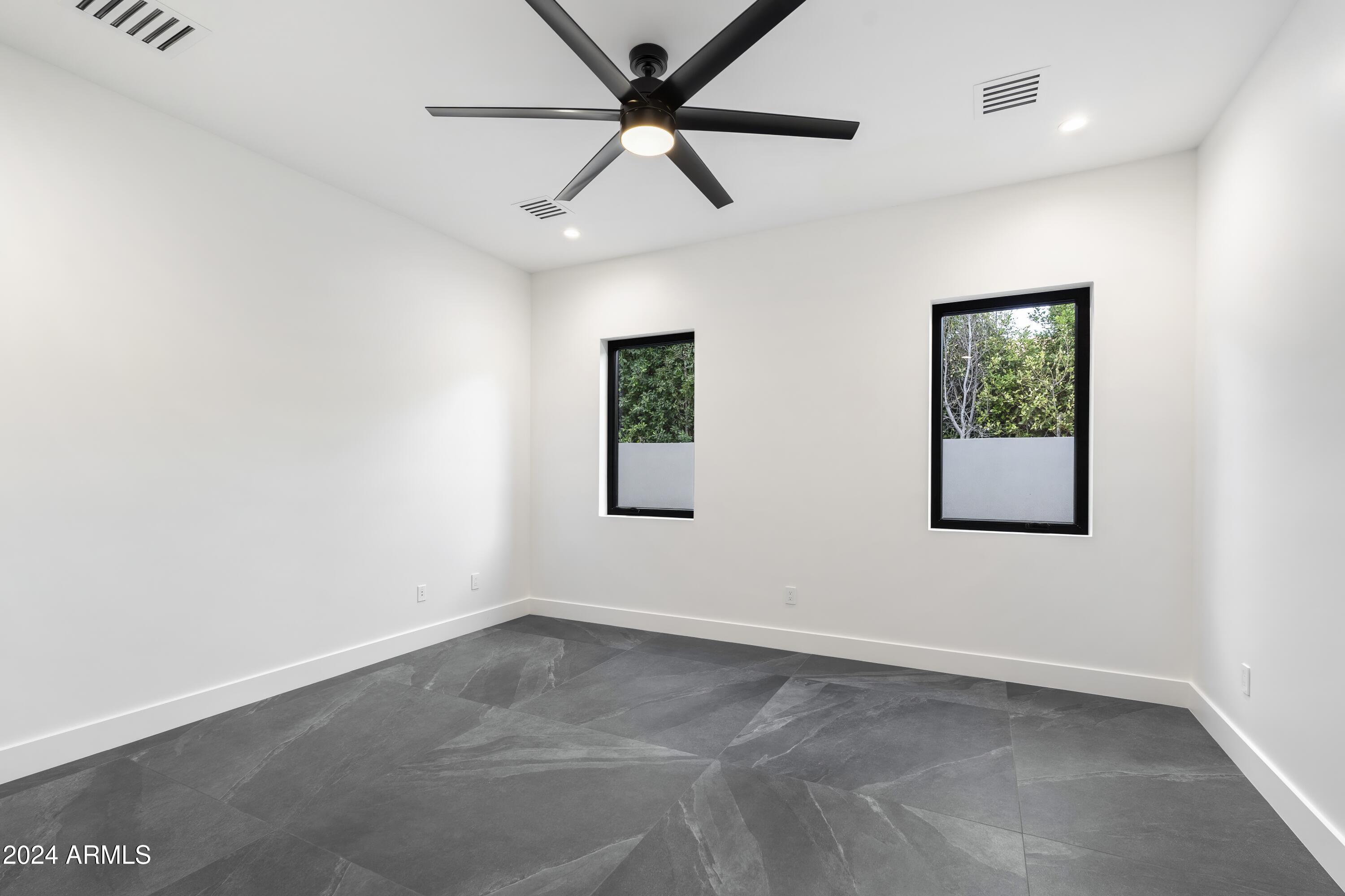 SUB OF SW4 SEC 32 - Residential